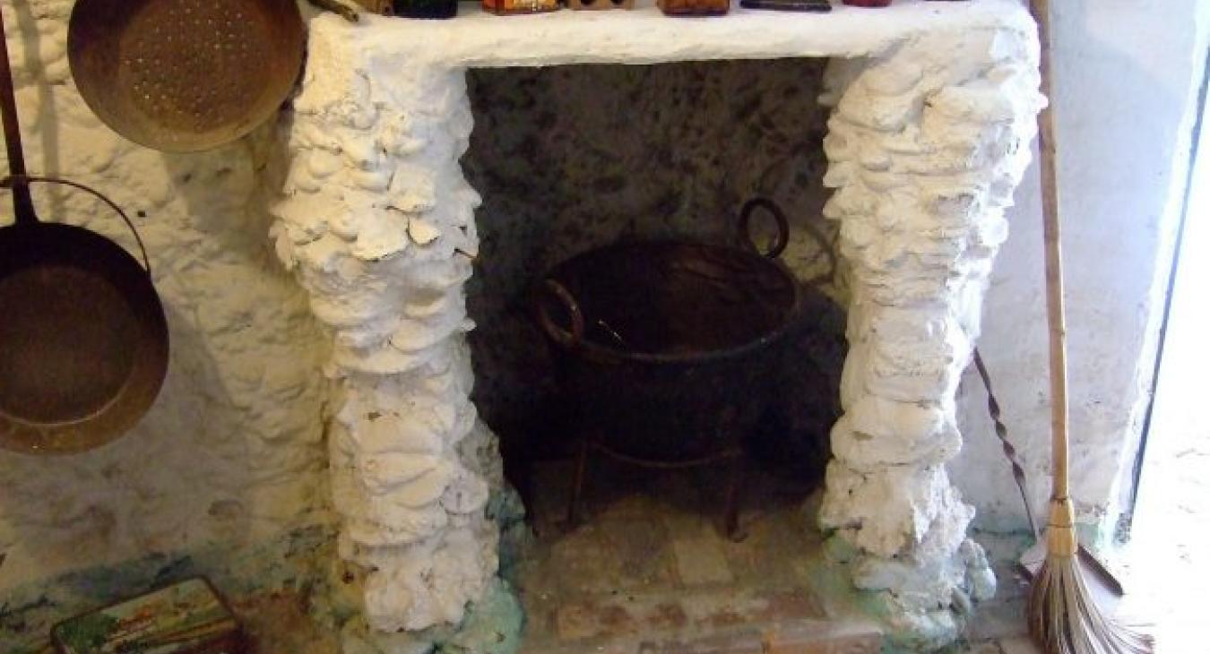 Cave House Kitchen In Granada Featured In The Luna Legacy Book By Paula Wynne