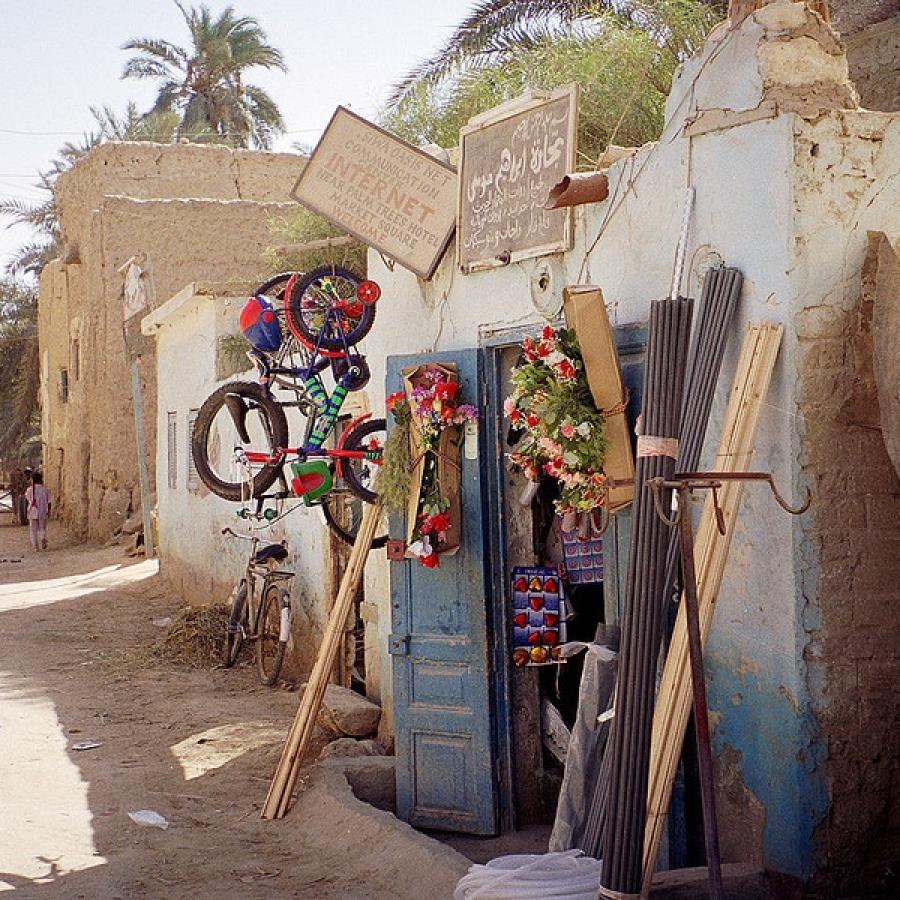 I used this image of a Siwa Oasis Internet Cafe when creating scenes in Egypt for The Luna Legacy. Who goes to get connected to the internet here? And why? Find out in The Luna Legacy.